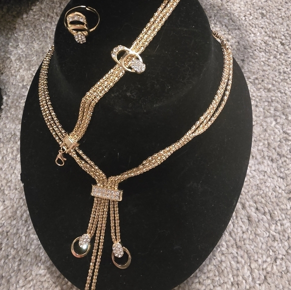 21kgp Dubai Jewelry Set -Elegant Gold Set with Rings and Necklace & Earings - Picture 6 of 12